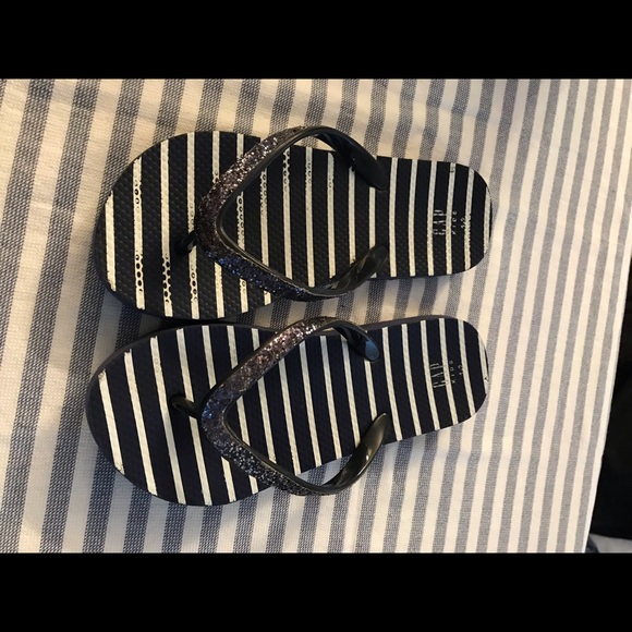 girls flip flops size 1